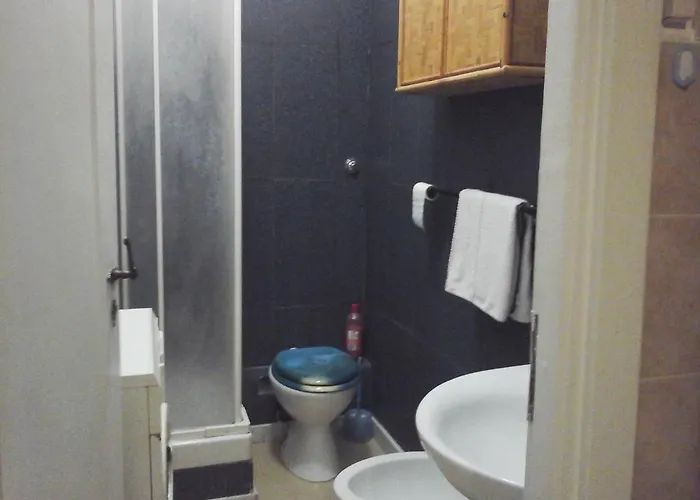 Bed & Breakfast Near Metro' Line - Only Wc In The 15 Minutes To Termini Station 20 To Spagna Square - In The Night Bus