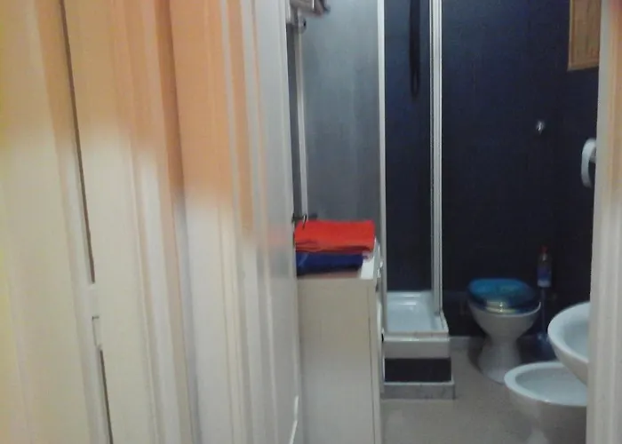 Near Metro' Line - Only Wc In The 15 Minutes To Termini Station 20 To Spagna Square - In The Night Bus Bed & Breakfast
